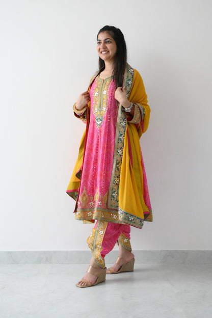 Bandhani pink punjabi suit