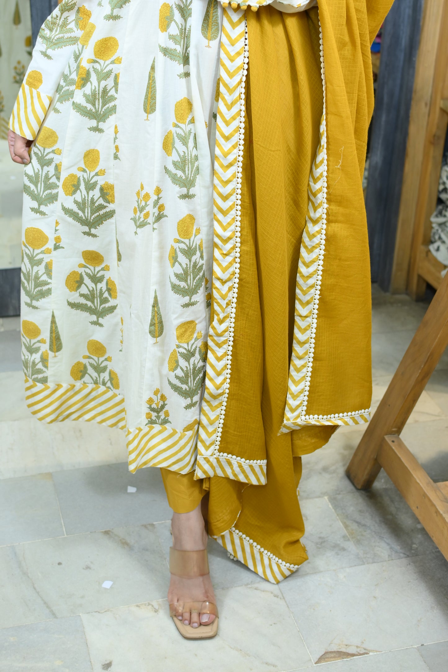 Musturd jaipuri print suit