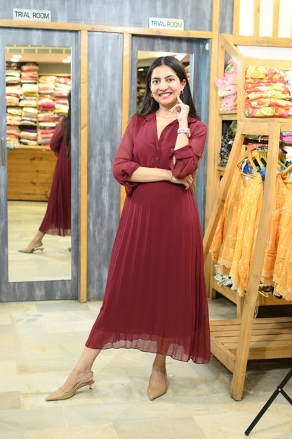 Solid pleated dress maroon