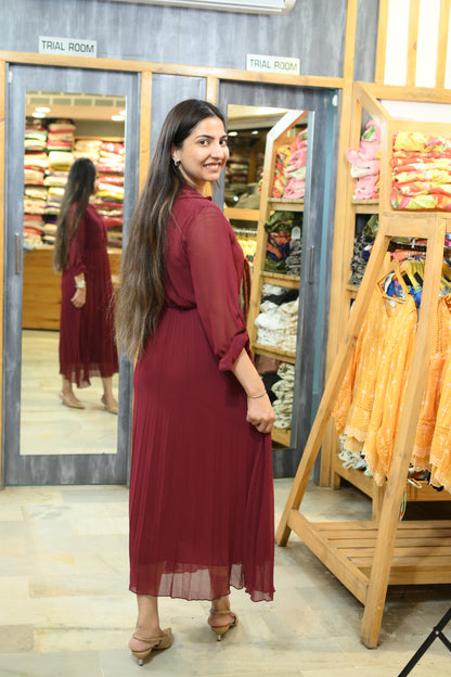 Solid pleated dress maroon